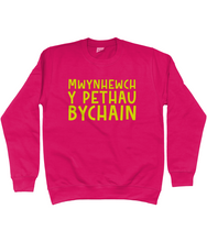 Load image into Gallery viewer, Mwynhewch y pethau bychain - Crys Chwys