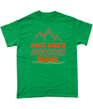 Load image into Gallery viewer, Aros mae'r mynyddau mawr - Crys-T