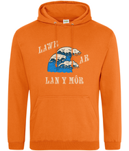 Load image into Gallery viewer, Lawr ar lan y môr - Hwdi