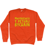 Load image into Gallery viewer, Mwynhewch y pethau bychain - Crys Chwys