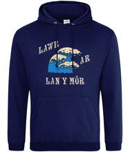 Load image into Gallery viewer, Lawr ar lan y môr - Hwdi