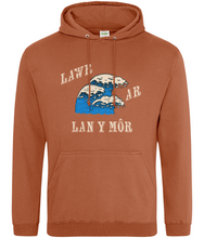 Load image into Gallery viewer, Lawr ar lan y môr - Hwdi