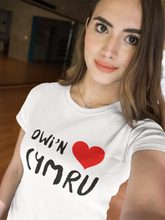Load image into Gallery viewer, Dwi'n Caru Cymru - Crys-T "fitted"