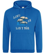 Load image into Gallery viewer, Lawr ar lan y môr - Hwdi